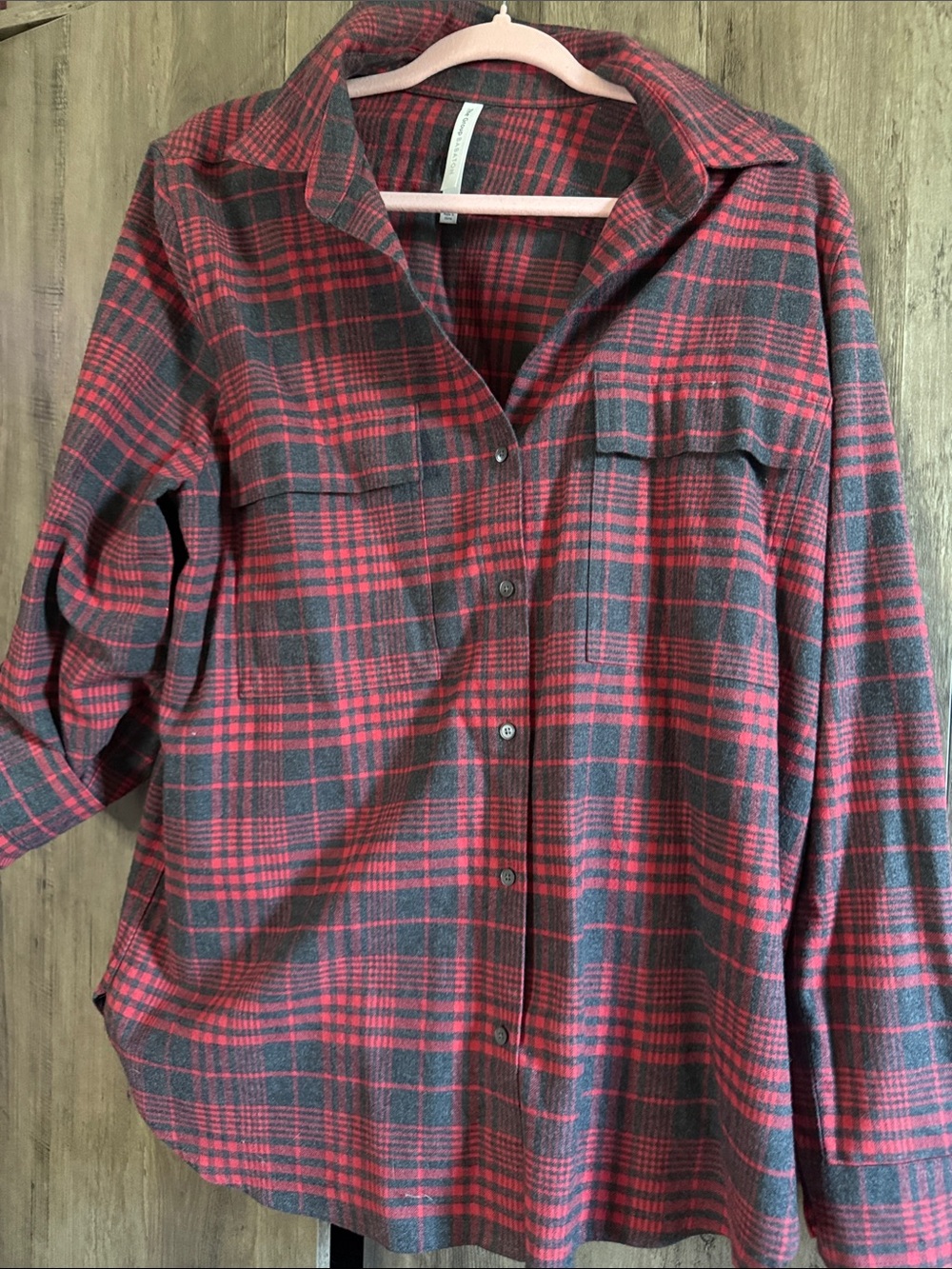 The group Babaton flannel grey&Red